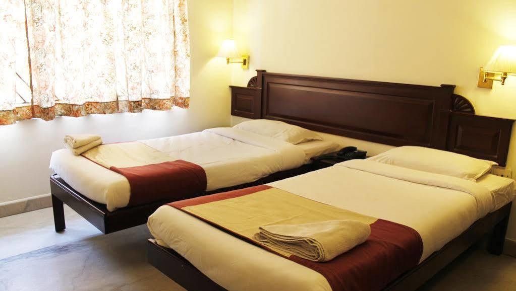 Hotel Archana Inn Kochi Extérieur photo
